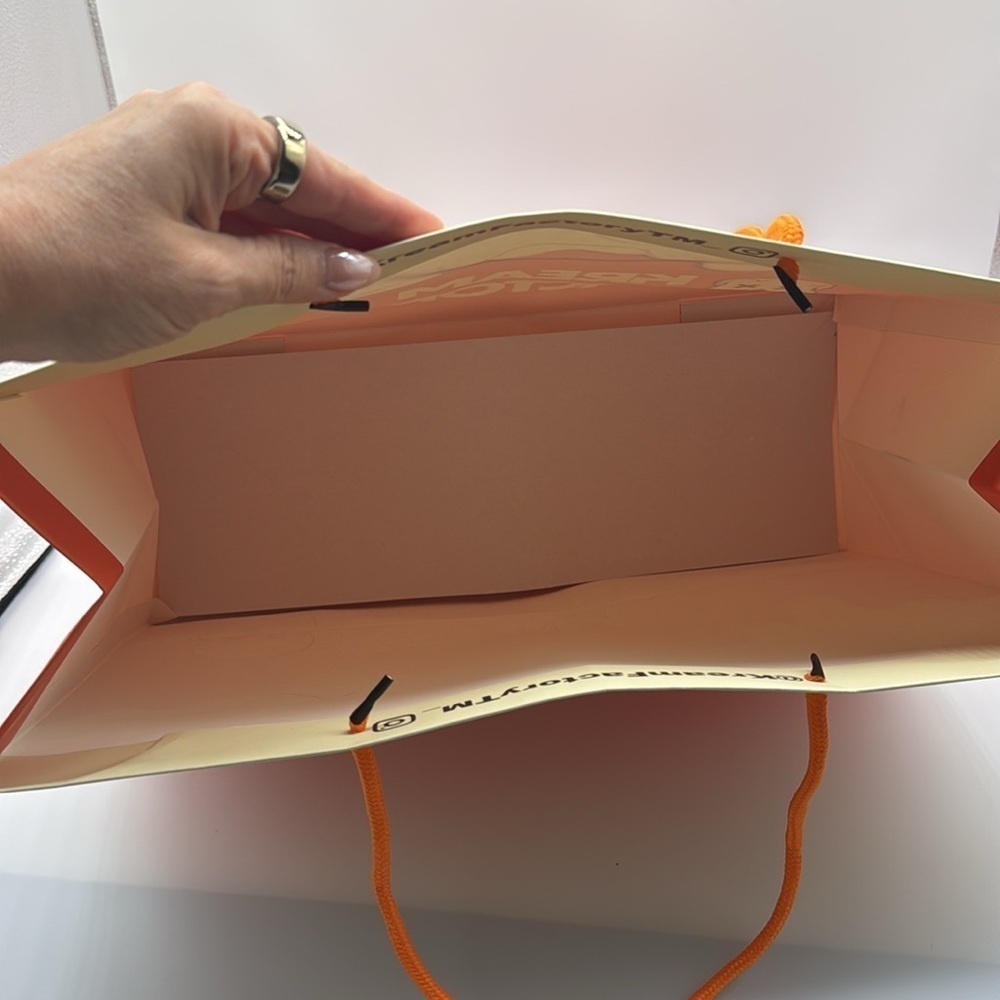 Kream Factory Empty Orange & Cream Shopping Bag with Handles - Picture 4 of 4